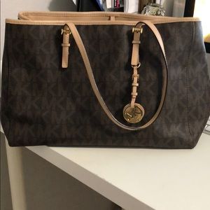 Michael Kors large tote like new